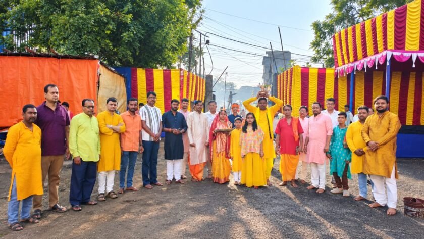 हिरणपुर में गणेश पूजा की धूम: भव्य कलश यात्रा के साथ प्रतिमा स्थापना,पंडाल और मेले में उमड़ा उत्साह हिरणपुर में गणेश पूजा की धूम: भव्य कलश यात्रा के साथ प्रतिमा स्थापना,पंडाल और मेले में उमड़ा उत्साह