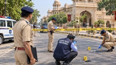 अपहरण की गुत्थी सुलझाने राजमहल पहुंची गुजरात पुलिस, शुरू की जांच अपहरण की गुत्थी सुलझाने राजमहल पहुंची गुजरात पुलिस, शुरू की जांच