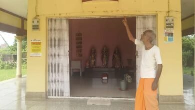 मंगलहाट में राम-सीता मंदिर से 8 किलो की पीतल की घंटी चोरी, ग्रामीणों में आक्रोश मंगलहाट में राम-सीता मंदिर से 8 किलो की पीतल की घंटी चोरी, ग्रामीणों में आक्रोश