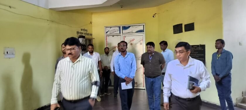 लातेहार में उपायुक्त संदीप कुमार ने कृषि कार्यालय का किया निरीक्षण, पारदर्शिता और समयबद्ध कार्य निष्पादन के दिए निर्देश
