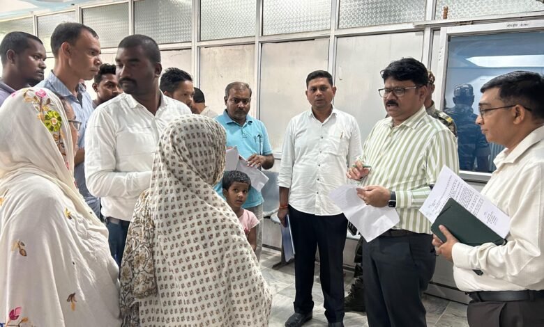 लातेहार में जन शिकायत निवारण: उपायुक्त संदीप कुमार ने शिकायतों के त्वरित समाधान के दिए निर्देश लातेहार में जन शिकायत निवारण: उपायुक्त संदीप कुमार ने शिकायतों के त्वरित समाधान के दिए निर्देश