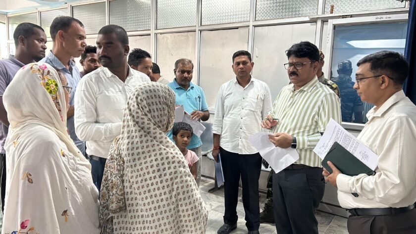 लातेहार में जन शिकायत निवारण: उपायुक्त संदीप कुमार ने शिकायतों के त्वरित समाधान के दिए निर्देश लातेहार में जन शिकायत निवारण: उपायुक्त संदीप कुमार ने शिकायतों के त्वरित समाधान के दिए निर्देश