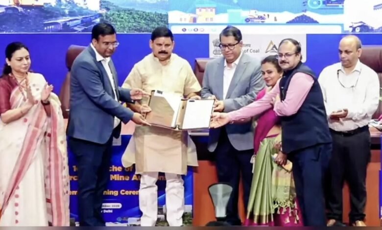 पाकुड़ में बड़ा अपडेट: मार्गो ईस्ट और वेस्ट कोयला खदानों का लीज आवंटन, जेइएमसीएल को मिला एग्रीमेंट पाकुड़ में बड़ा अपडेट: मार्गो ईस्ट और वेस्ट कोयला खदानों का लीज आवंटन, जेइएमसीएल को मिला एग्रीमेंट