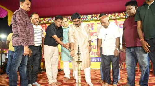 साड़म-होसिर गणेश महोत्सव के पांचवें दिन पहुंचे मंत्री योगेंद्र प्रसाद महतो, जागरण में भक्तिमय माहौल