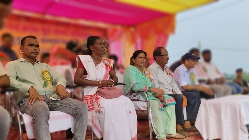 करम पूर्व संध्या पर टाना भगत इंटर कॉलेज में भव्य सांस्कृतिक आयोजन, मंत्री चमरा लिंडा ने दिया संस्कृति संरक्षण का संदेश करम पूर्व संध्या पर टाना भगत इंटर कॉलेज में भव्य सांस्कृतिक आयोजन, मंत्री चमरा लिंडा ने दिया संस्कृति संरक्षण का संदेश