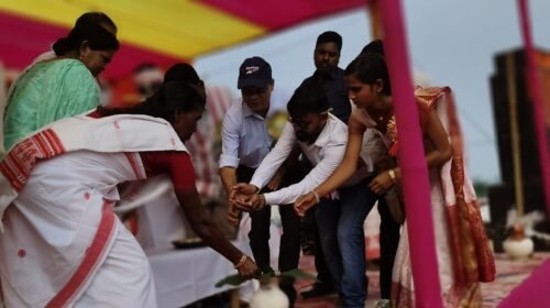 करम पूर्व संध्या पर टाना भगत इंटर कॉलेज में भव्य सांस्कृतिक आयोजन, मंत्री चमरा लिंडा ने दिया संस्कृति संरक्षण का संदेश