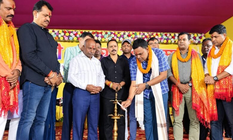 साड़म-होसिर गणेश महोत्सव के छठे दिन भव्य जागरण, पूर्व विधायक डॉ. लंबोदर महतो रहे मुख्य अतिथि