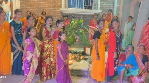 मयूरकोला में करमा पर्व की धूम, पारंपरिक गीतों और भक्ति में डूबा गांव