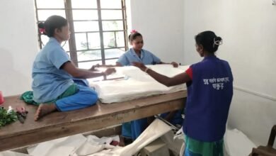 लिट्टीपाड़ा की पहाड़िया महिलाएं बनी आत्मनिर्भरता की मिसाल, बोरा सिलाई से सशक्तिकरण की नई कहानी लिट्टीपाड़ा की पहाड़िया महिलाएं बनी आत्मनिर्भरता की मिसाल, बोरा सिलाई से सशक्तिकरण की नई कहानी