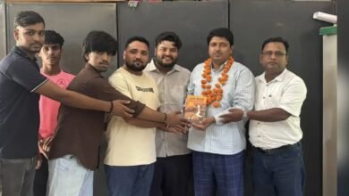 पाकुड़ में एबीवीपी कार्यकर्ताओं ने किया सम्मान समारोह, डॉ. मनोहर कुमार को सीनेट सदस्य मनोनीत होने पर दी बधाई पाकुड़ में एबीवीपी कार्यकर्ताओं ने किया सम्मान समारोह, डॉ. मनोहर कुमार को सीनेट सदस्य मनोनीत होने पर दी बधाई