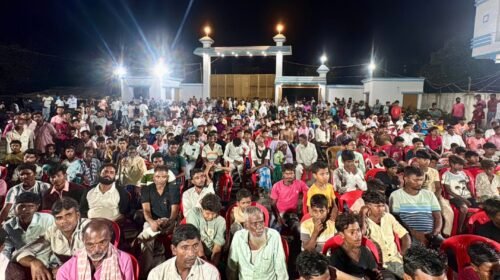 पाकुड़:अजहर इस्लाम के जनसंपर्क कार्यक्रम में उमड़ी भीड़, राइस मिल परिसर बना जनसमर्थन का केंद्र