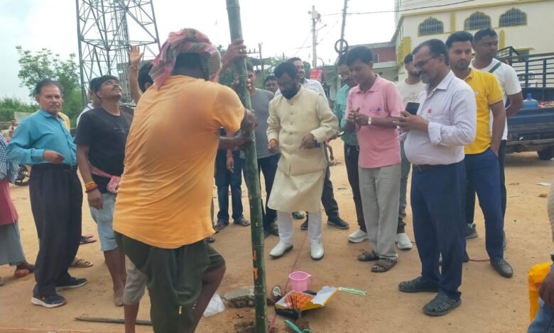 श्रीरामचरितमानस पारायण पाठ के 53वें अधिवेशन को लेकर भूमि पूजन, पंडाल निर्माण शुरू श्रीरामचरितमानस पारायण पाठ के 53वें अधिवेशन को लेकर भूमि पूजन, पंडाल निर्माण शुरू