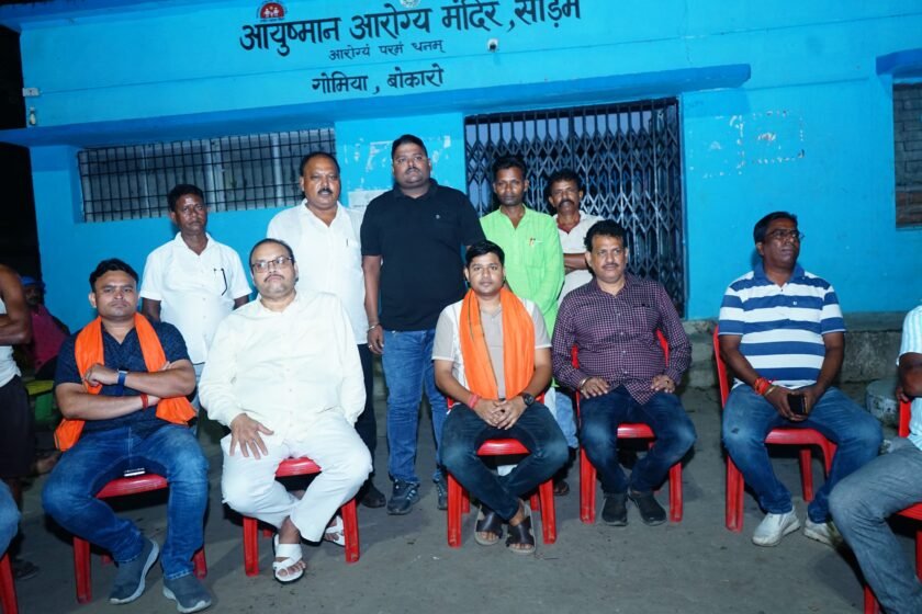 गणेश महोत्सव के सफल संचालन पर पत्रकारों व प्रशासनिक अधिकारियों को किया सम्मानित