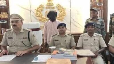 अंधविश्वास में ग्राम प्रधान की हत्या, पाकुड़ पुलिस ने 8 घंटे में आरोपी को किया गिरफ्तार अंधविश्वास में ग्राम प्रधान की हत्या, पाकुड़ पुलिस ने 8 घंटे में आरोपी को किया गिरफ्तार