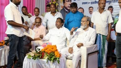 हस्तीपाड़ा में पूर्व मंत्री आलमगीर आलम का जनसंपर्क, ग्रामीणों की समस्याएं सुनीं;SIR पर दी जानकारी हस्तीपाड़ा में पूर्व मंत्री आलमगीर आलम का जनसंपर्क, ग्रामीणों की समस्याएं सुनीं;SIR पर दी जानकारी