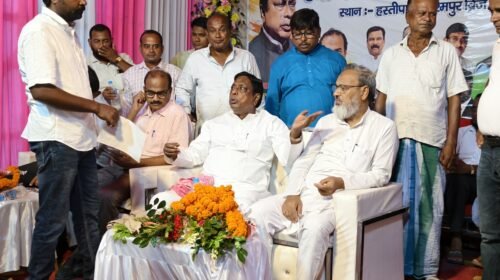 हस्तीपाड़ा में पूर्व मंत्री आलमगीर आलम का जनसंपर्क, ग्रामीणों की समस्याएं सुनीं;SIR पर दी जानकारी