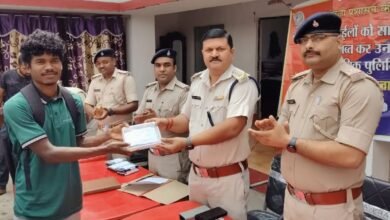 उधवा/साहिबगंज: पुलिस की पहल से गुम हुए मोबाइल लौटे मालिकों को, 35 मोबाइलों का किया गया वितरण उधवा/साहिबगंज: पुलिस की पहल से गुम हुए मोबाइल लौटे मालिकों को, 35 मोबाइलों का किया गया वितरण