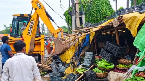 गांधी चौक व आसपास नगर पंचायत की बड़ी कार्रवाई,बुलडोजर से हटाया अतिक्रमण