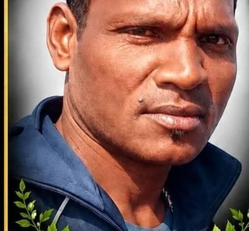 फुटबॉल टूर्नामेंट के दौरान खिलाड़ी कजरा मुर्मू की दर्दनाक मौत,गोमिया में शोक की लहर फुटबॉल टूर्नामेंट के दौरान खिलाड़ी कजरा मुर्मू की दर्दनाक मौत,गोमिया में शोक की लहर
