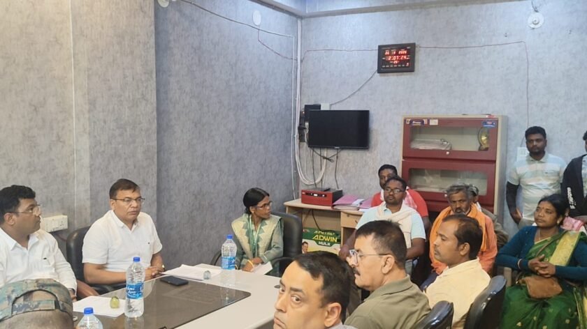 हिंडालको-प्रशासन वार्ता विफल,बॉक्साइट ट्रकों का परिचालन 13वें दिन भी ठप —आंदोलन जारी