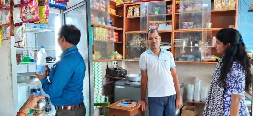 पाकुड़ में खाद्य सुरक्षा विभाग की बड़ी कार्रवाई, पनीर-समोसे और किराना दुकानों की सघन जांच