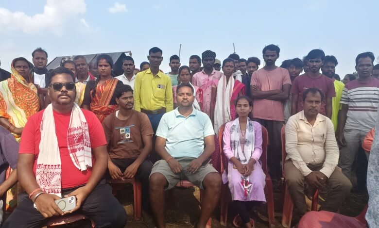 हिंडाल्को-प्रशासन के खिलाफ आंदोलन एक सप्ताह स्थगित, मांगों पर नहीं बनी सहमति हिंडाल्को-प्रशासन के खिलाफ आंदोलन एक सप्ताह स्थगित, मांगों पर नहीं बनी सहमति