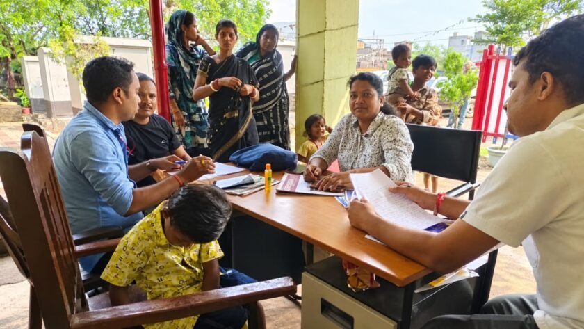 रांची स्टेशन से लापता चार वर्षीय बच्चा सकुशल बरामद, तीनपहाड़ से मिला सुराग; 5 संदिग्ध हिरासत में रांची स्टेशन से लापता चार वर्षीय बच्चा सकुशल बरामद, तीनपहाड़ से मिला सुराग; 5 संदिग्ध हिरासत में