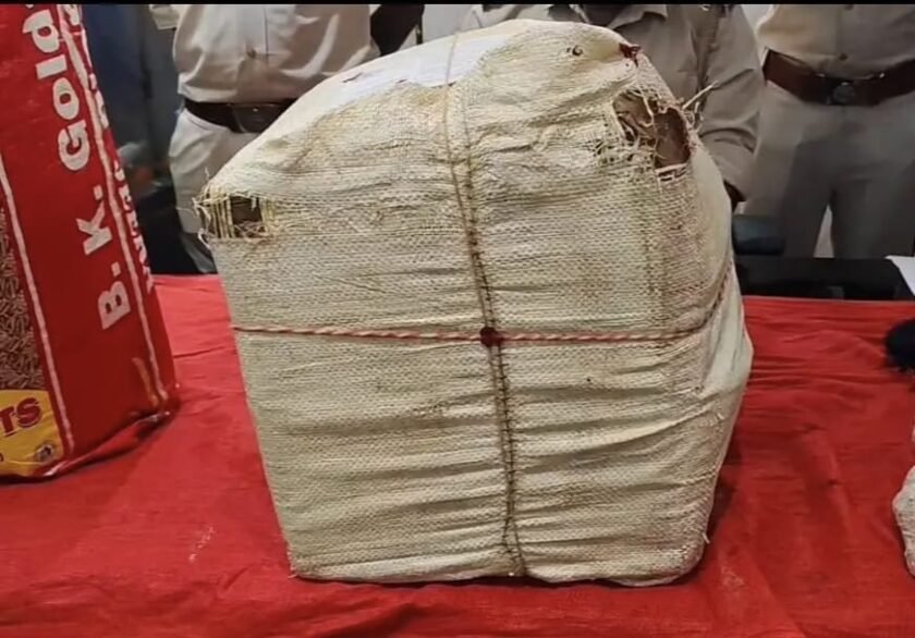 नलहाटी में फर्जी लॉटरी टिकट गिरोह का भंडाफोड़, छह आरोपी गिरफ्तार, 4 हजार से अधिक टिकट बरामद नलहाटी में फर्जी लॉटरी टिकट गिरोह का भंडाफोड़, छह आरोपी गिरफ्तार, 4 हजार से अधिक टिकट बरामद