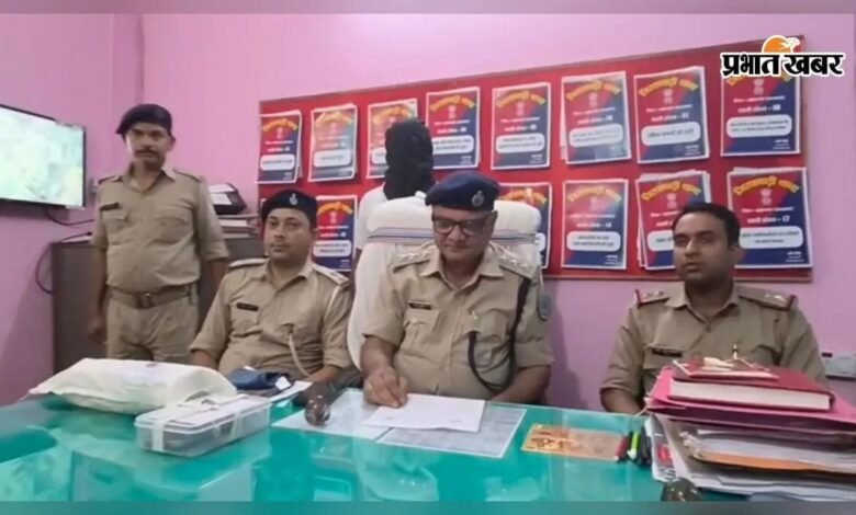 साहिबगंज: बंद पड़े क्रशर में चोरी कांड का खुलासा, एक आरोपित गिरफ्तार साहिबगंज: बंद पड़े क्रशर में चोरी कांड का खुलासा, एक आरोपित गिरफ्तार