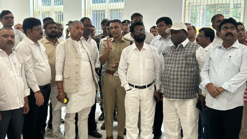लातेहार:आधुनिक CCR भवन का उद्घाटन, सुरक्षा और प्रशासनिक समन्वय को मिलेगी नई मजबूती लातेहार:आधुनिक CCR भवन का उद्घाटन, सुरक्षा और प्रशासनिक समन्वय को मिलेगी नई मजबूती
