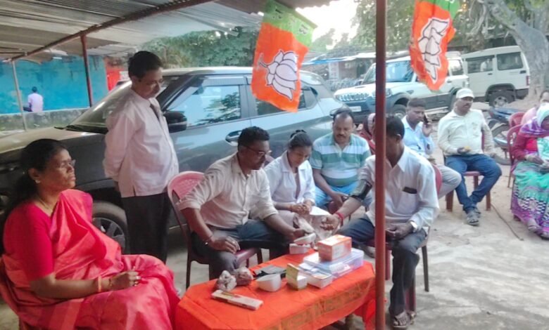 घाघरा में सेवा संकल्प अभियान के तहत स्वास्थ्य शिविर का आयोजन,शकुंतला उरांव ने किया उद्घाटन घाघरा में सेवा संकल्प अभियान के तहत स्वास्थ्य शिविर का आयोजन,शकुंतला उरांव ने किया उद्घाटन