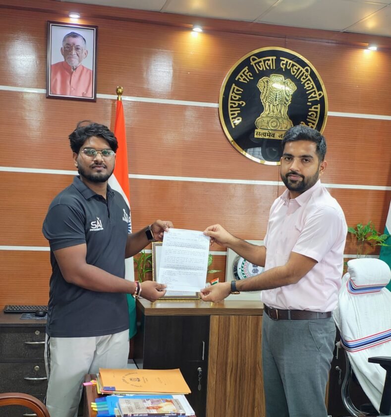 खेल सुविधाओं और खिलाड़ियों के विकास को लेकर उपायुक्त से मिले राष्ट्रीय खिलाड़ी व SAI कोच अविनाश मेहता खेल सुविधाओं और खिलाड़ियों के विकास को लेकर उपायुक्त से मिले राष्ट्रीय खिलाड़ी व SAI कोच अविनाश मेहता