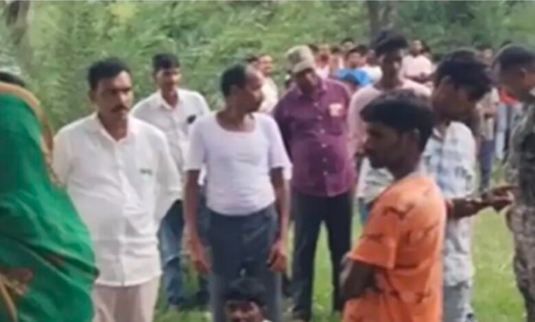 इंस्टाग्राम प्रेम प्रसंग का खौफनाक अंत: किशोर की हत्या कर शव के टुकड़े कर दफनाया इंस्टाग्राम प्रेम प्रसंग का खौफनाक अंत: किशोर की हत्या कर शव के टुकड़े कर दफनाया