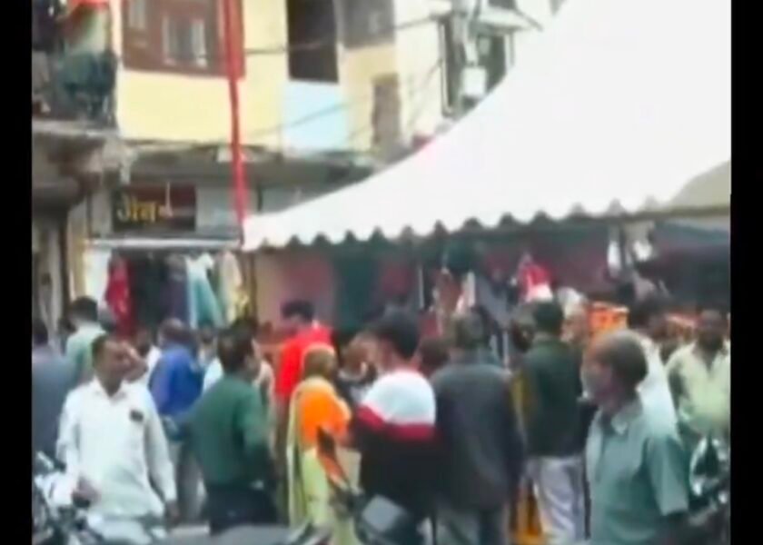 उज्जैन में चमत्कार या विज्ञान की हार?170 साल पुरानी हनुमान जी की मूर्ति नहीं हिली, क्रेन भी फेल