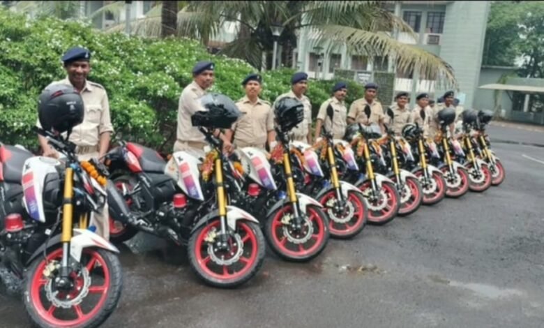 पाकुड़ पुलिस को मिले 18 नई बाइक और 14 बोलेरो, अपराध नियंत्रण व गश्त होगी मजबूत पाकुड़ पुलिस को मिले 18 नई बाइक और 14 बोलेरो, अपराध नियंत्रण व गश्त होगी मजबूत