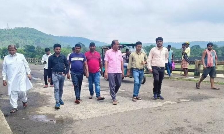 गुमानी नदी में बढ़ा जलप्रवाह,बैरेज का लिया जायजा