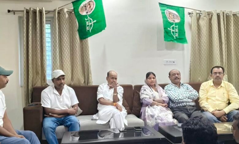 बरहेट में झामुमो प्रखंड समिति की बैठक, संगठन मजबूती पर जोर