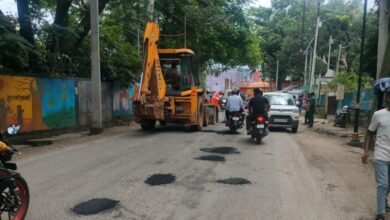 NH-75 को गड्ढामुक्त करने का अभियान तेज,जर्जर हिस्सों की हो रही मरम्मत NH-75 को गड्ढामुक्त करने का अभियान तेज,जर्जर हिस्सों की हो रही मरम्मत