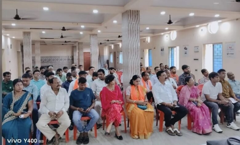भाजपा ने सेवा संकल्प अभियान को लेकर पाकुड़ में आयोजित की जिला स्तरीय कार्यशाला