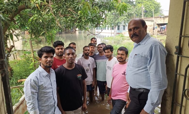 बाढ़ प्रभावित छात्रों की सुरक्षा को लेकर साहिबगंज कॉलेज प्रशासन गंभीर बाढ़ प्रभावित छात्रों की सुरक्षा को लेकर साहिबगंज कॉलेज प्रशासन गंभीर