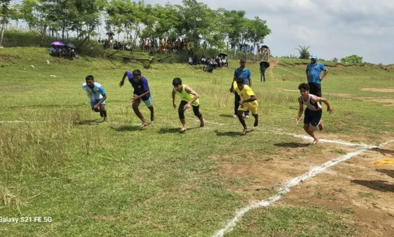 हिरणपुर में खेलो झारखंड प्रतियोगिता का आयोजन,खिलाड़ियों ने दिखाई प्रतिभा हिरणपुर में खेलो झारखंड प्रतियोगिता का आयोजन,खिलाड़ियों ने दिखाई प्रतिभा