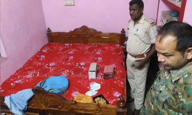 मकान मालिक गया कोलकाता,पीछे से घर में घुसे चोर; लाखों की चोरी