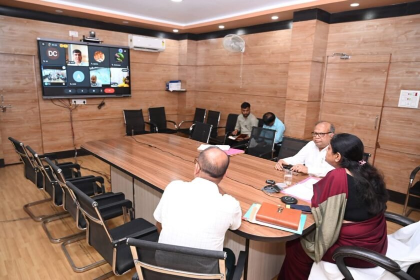 पाकुड़ में 18, 24 और 28 सितंबर को लगेगा विशेष रक्तदान शिविर, डीसी ने तैयारियों की समीक्षा की पाकुड़ में 18, 24 और 28 सितंबर को लगेगा विशेष रक्तदान शिविर, डीसी ने तैयारियों की समीक्षा की