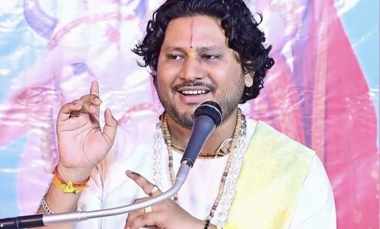 भागवत कथा में गूंजा भक्ति और शरणागति का संदेश, भीष्म प्रसंग पर भाव-विभोर हुए श्रद्धालु भागवत कथा में गूंजा भक्ति और शरणागति का संदेश, भीष्म प्रसंग पर भाव-विभोर हुए श्रद्धालु