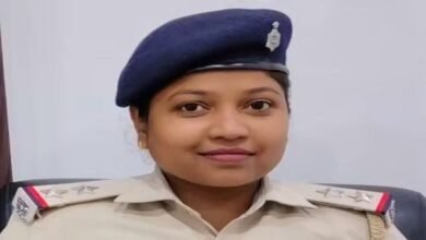 महिला दारोगा सुमित्रा कच्छप का निधन,रांची पुलिस लाइन में राजकीय सम्मान के साथ दी गई अंतिम सलामी