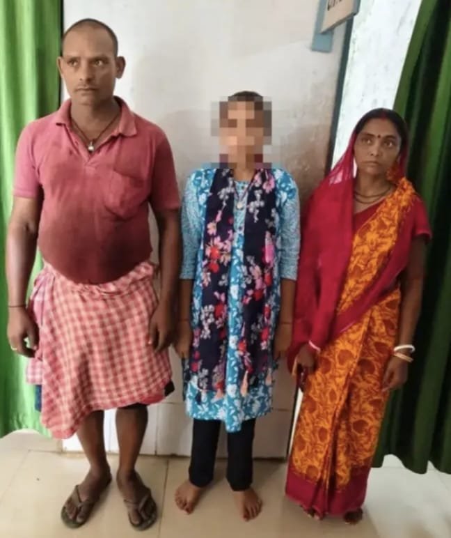 कस्तूरबा विद्यालय की छात्रा ने वार्डन के खिलाफ डीसी से की शिकायत,जांच की मांग कस्तूरबा विद्यालय की छात्रा ने वार्डन के खिलाफ डीसी से की शिकायत,जांच की मांग