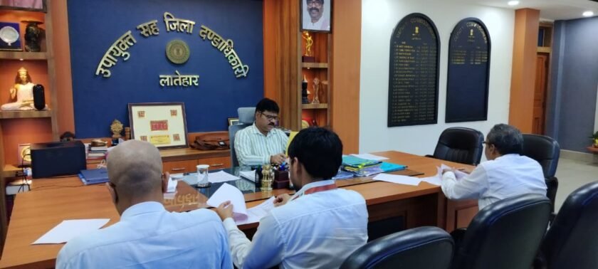 बालूमाथ में कोयला वाहनों के प्रदूषण पर प्रशासन सख्त, एक सप्ताह में मांगी रिपोर्ट बालूमाथ में कोयला वाहनों के प्रदूषण पर प्रशासन सख्त, एक सप्ताह में मांगी रिपोर्ट