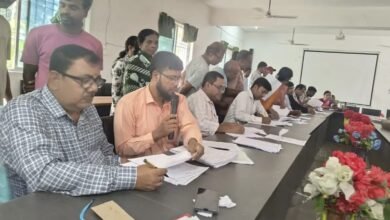 महेशपुर में SIR-2026 की सुनवाई,आठ मतदान केंद्रों के सैकड़ों मतदाताओं के मामलों की हुई जांच महेशपुर में SIR-2026 की सुनवाई,आठ मतदान केंद्रों के सैकड़ों मतदाताओं के मामलों की हुई जांच
