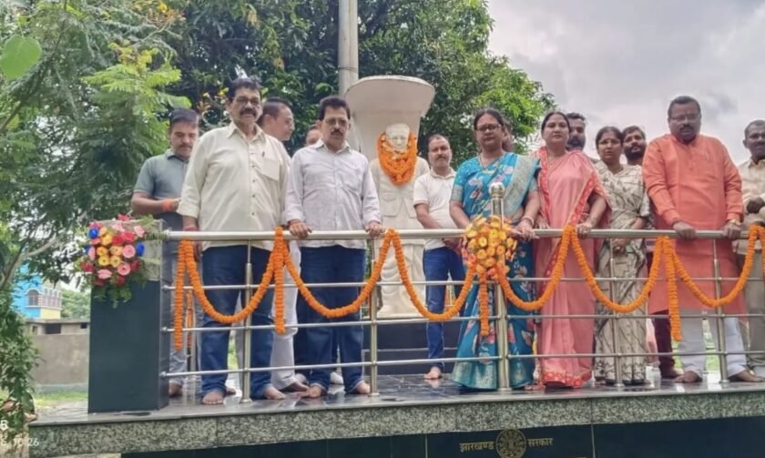 दीनदयाल जयंती पर भाजपा ने मनाया अंत्योदय दिवस, विचारों को आत्मसात करने का लिया संकल्प दीनदयाल जयंती पर भाजपा ने मनाया अंत्योदय दिवस, विचारों को आत्मसात करने का लिया संकल्प