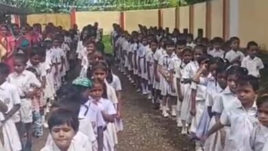 ‘वंदे मातरम’ के 150 वर्ष पूरे होने पर स्कूलों में सामूहिक गायन, विद्यार्थियों ने लिया राष्ट्रहित का संकल्प ‘वंदे मातरम’ के 150 वर्ष पूरे होने पर स्कूलों में सामूहिक गायन, विद्यार्थियों ने लिया राष्ट्रहित का संकल्प